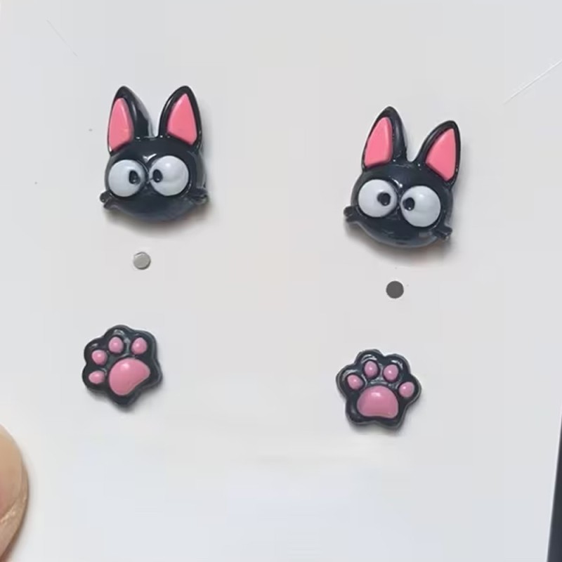 Aretes de Gatito Negro Jiji | Joyería Anime Kawaii – NipponGT